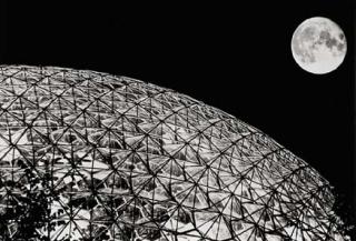 Buckminster Fuller, Biosphere and moon, 1967